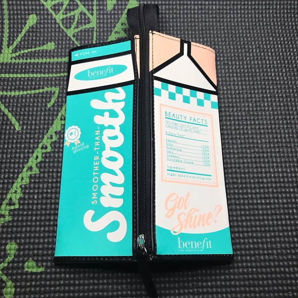 Benefit Cosmetics Makeup Bag - Picture 1 of 12